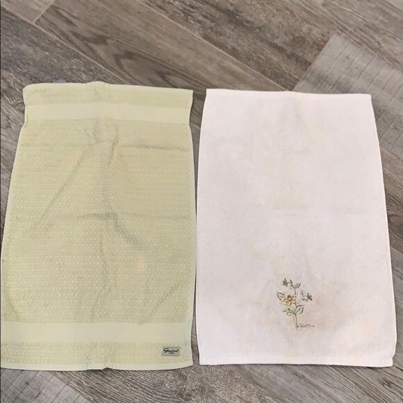 Guess Floral Hand Towel - Picture 1 of 7